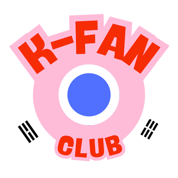 Logo de K-fan Club, avec un point bleu entouré de blanc et du rose et rouge Autour, il y a les éléments noires du drapeau coréen. Cela représente les influences de la Corée du Sud dans ce e-commerce.